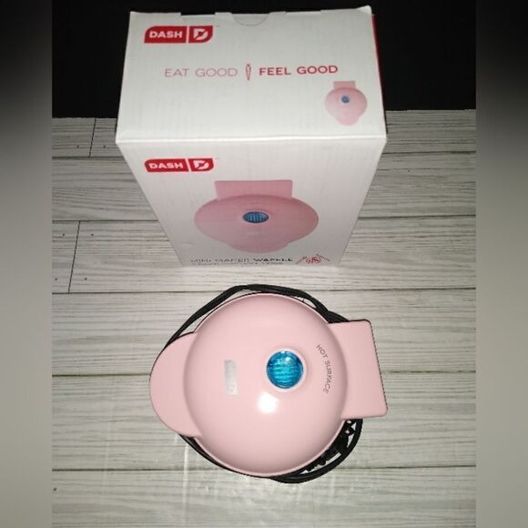 Dash Pink Mini Waffle Maker 4" Cooking Surface Non-stick 350 Watts - Picture 2 of 10